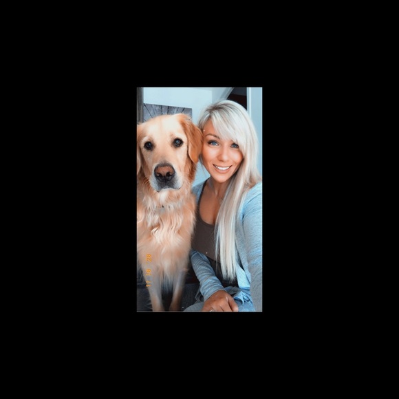 Meet your Posher, Becca - Picture 1 of 1